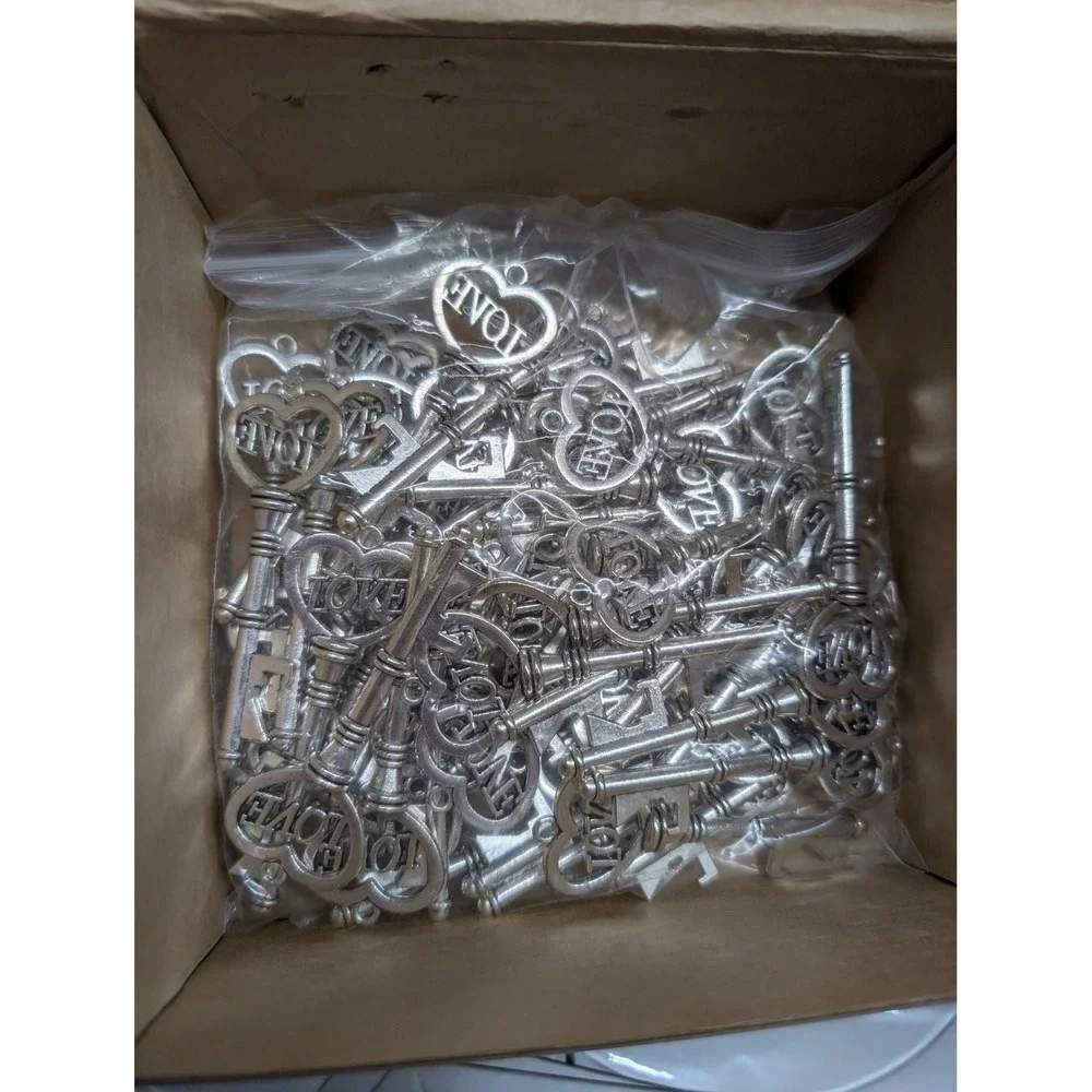 50pcs Wedding Favor Gift Set Skeleton Key Bottle Opener Silver NWT Heart LOVE